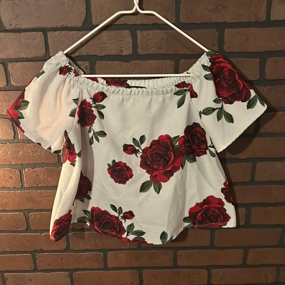 Rose print cropped blouse